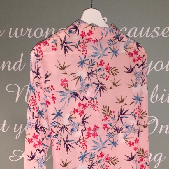 PINK FLORAL WRAP TOP - Picture 3 of 3